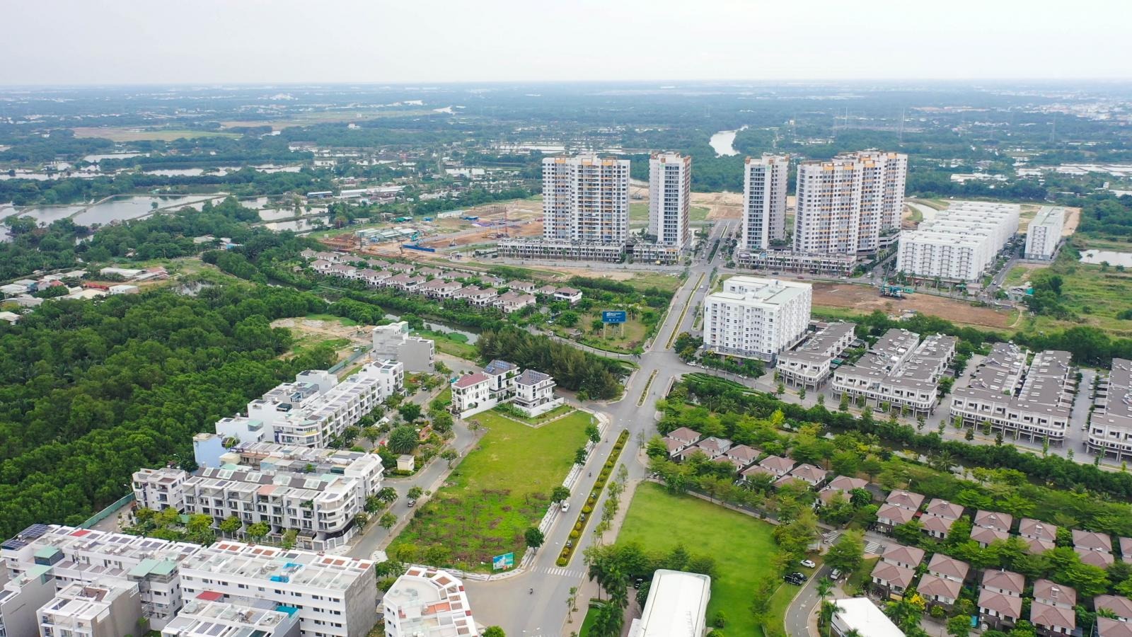 Investors house hunting in Binh Chanh causes price surge