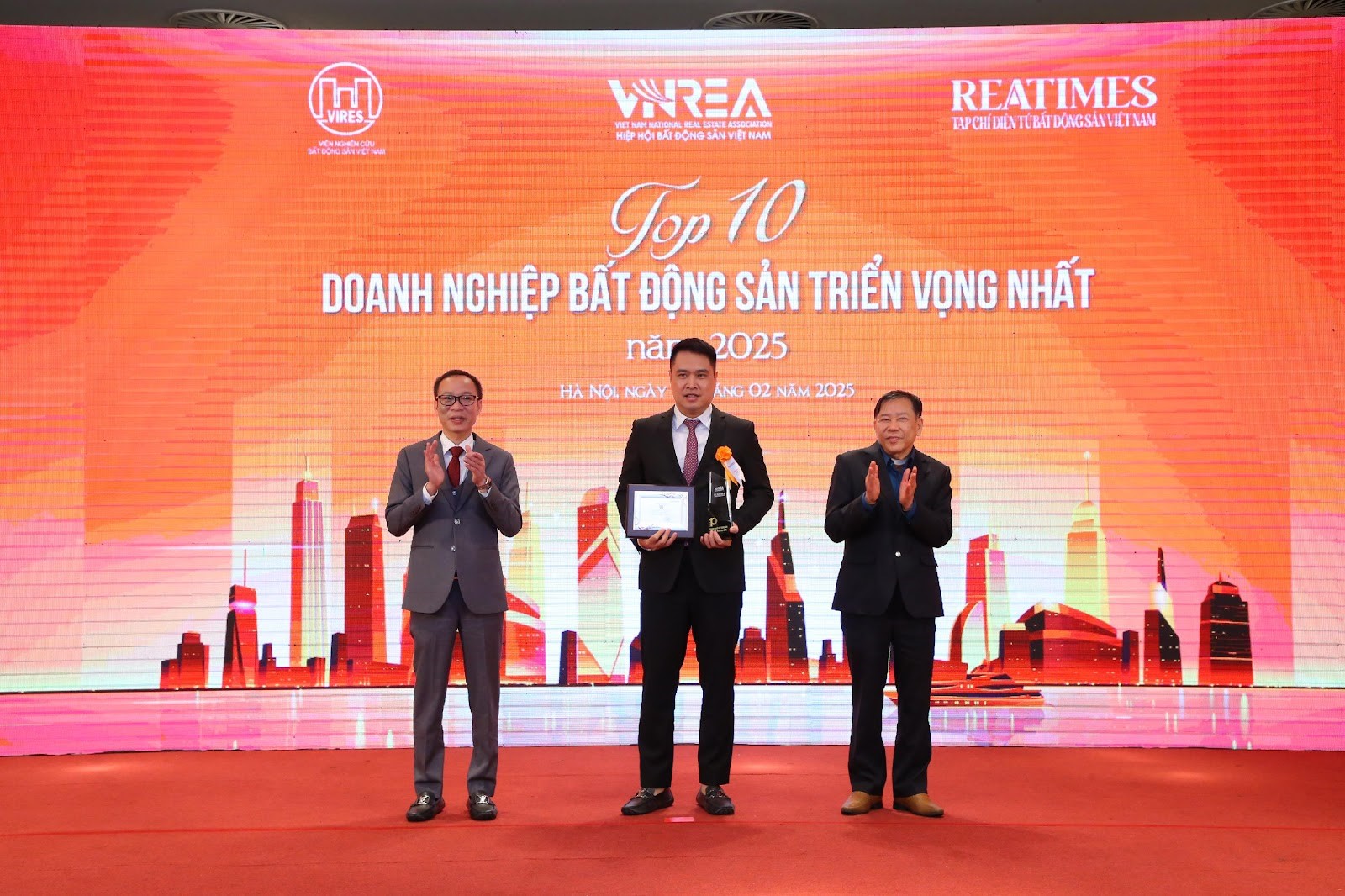 Nam Long (HOSE: NLG) nhận loạt giải thưởng tại sự kiện “Thương hiệu bất động sản dẫn đầu năm 2024-2025”