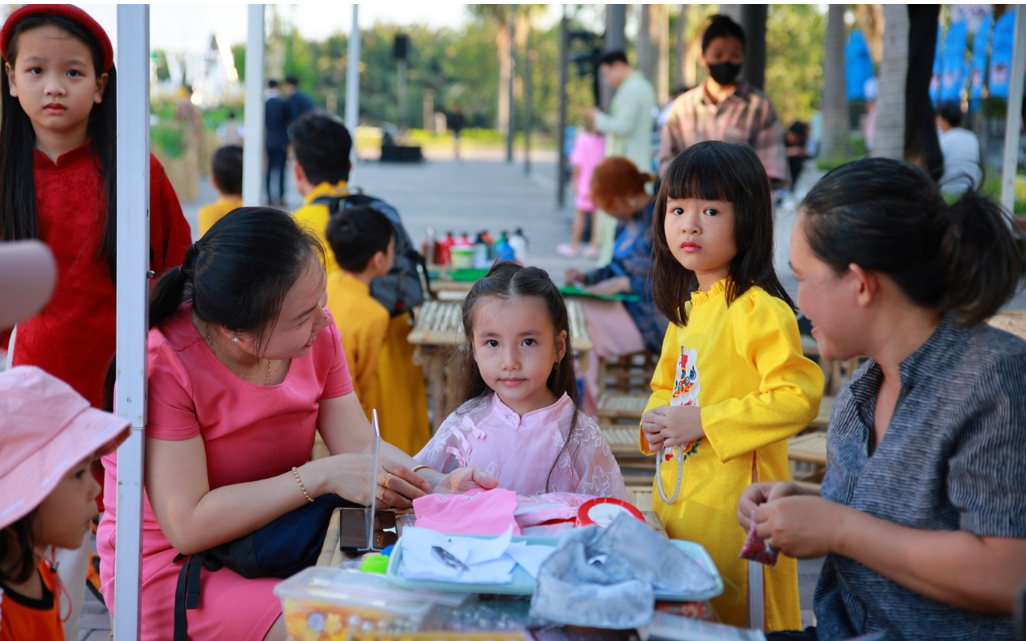 LỄ HỘI ÁO DÀI TẠI MIZUKI PARK - KHI BẢN SẮC TRUYỀN THỐNG KHƠI NGUỒN SỨC SỐNG CHO ĐÔ THỊ HIỆN ĐẠI
